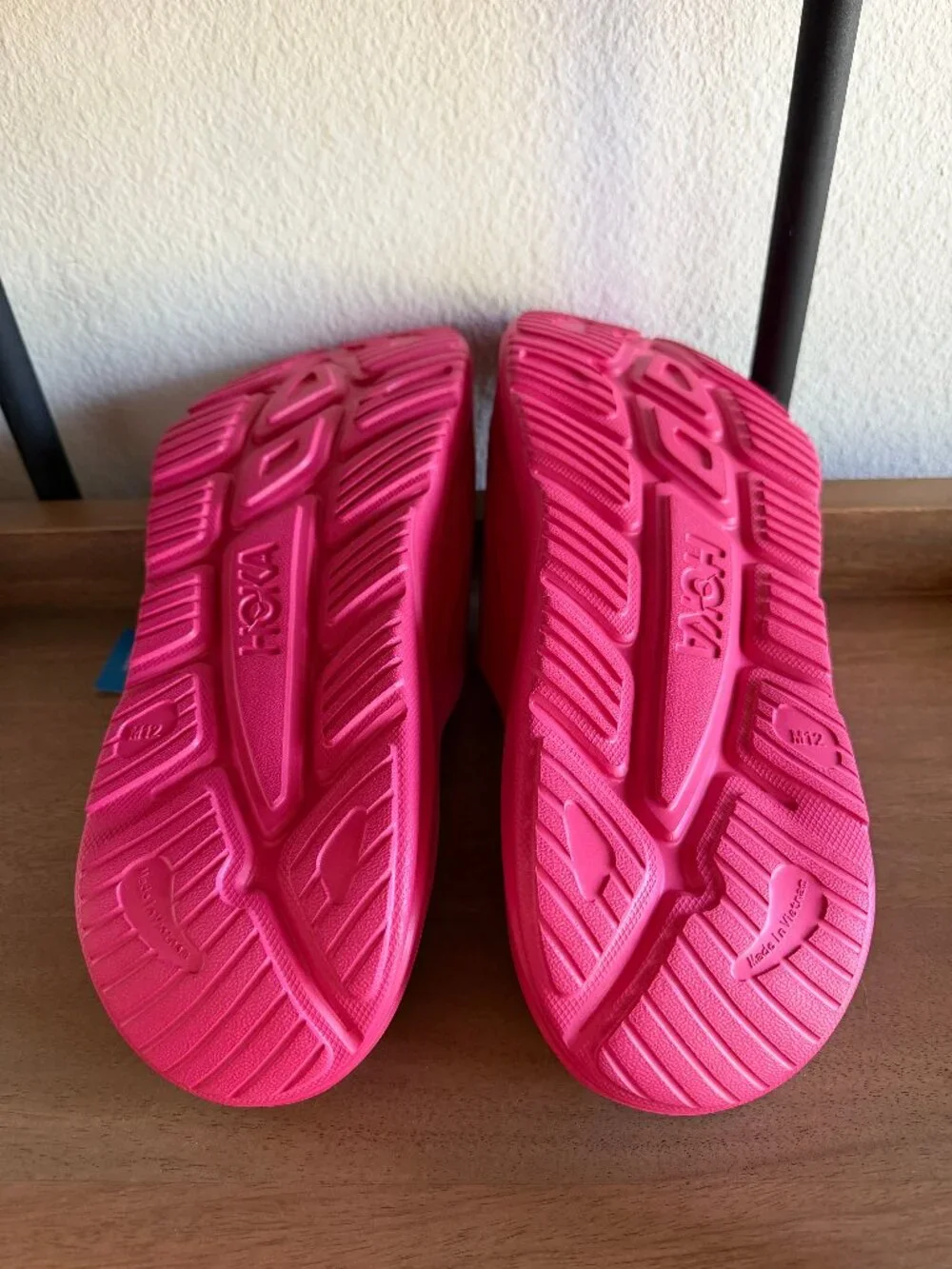 HOKA Ora Recovery Slide 3 sandals in Raspberry NWT M12/W14